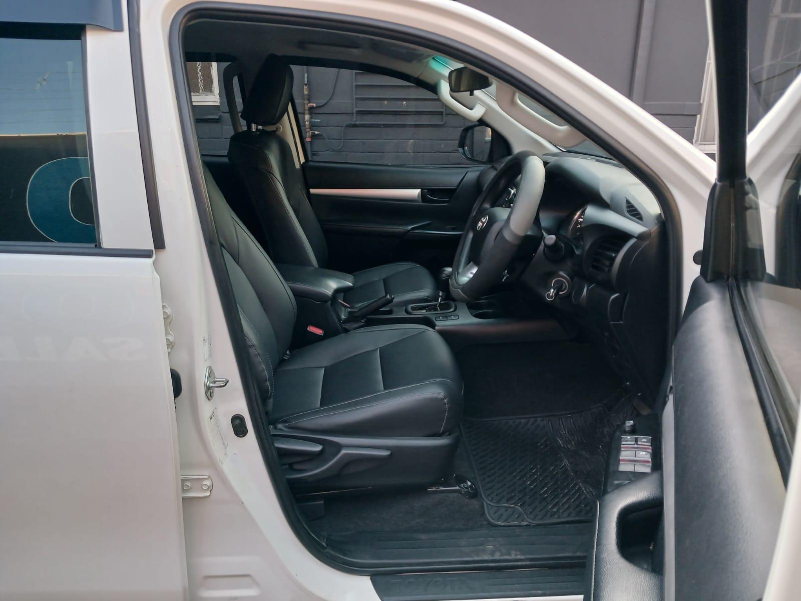 2025 Toyota Hilux 2.4 double cab 4x4 auto — photo 9