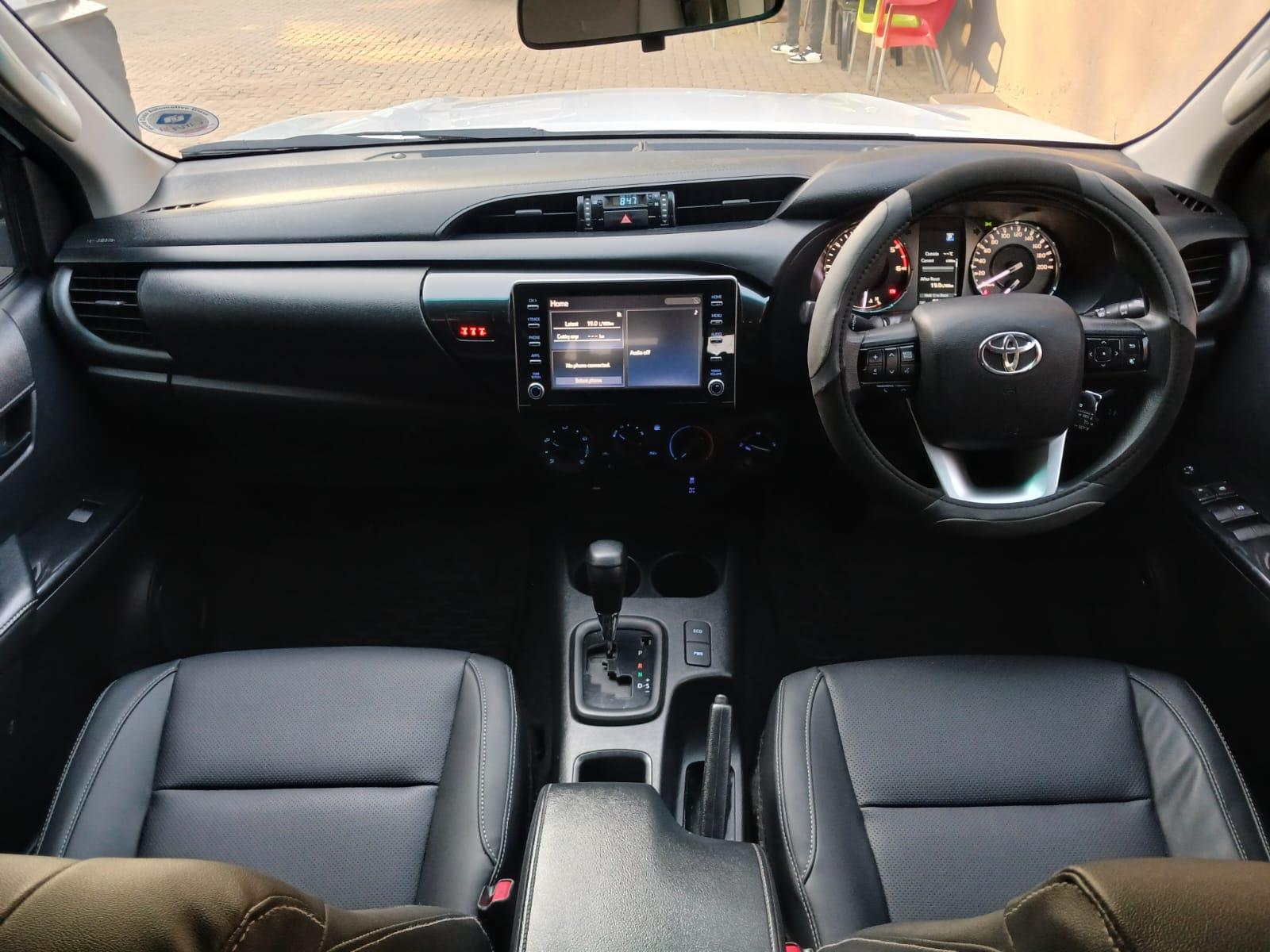 2025 Toyota Hilux 2.4 double cab 4x4 auto — photo 7