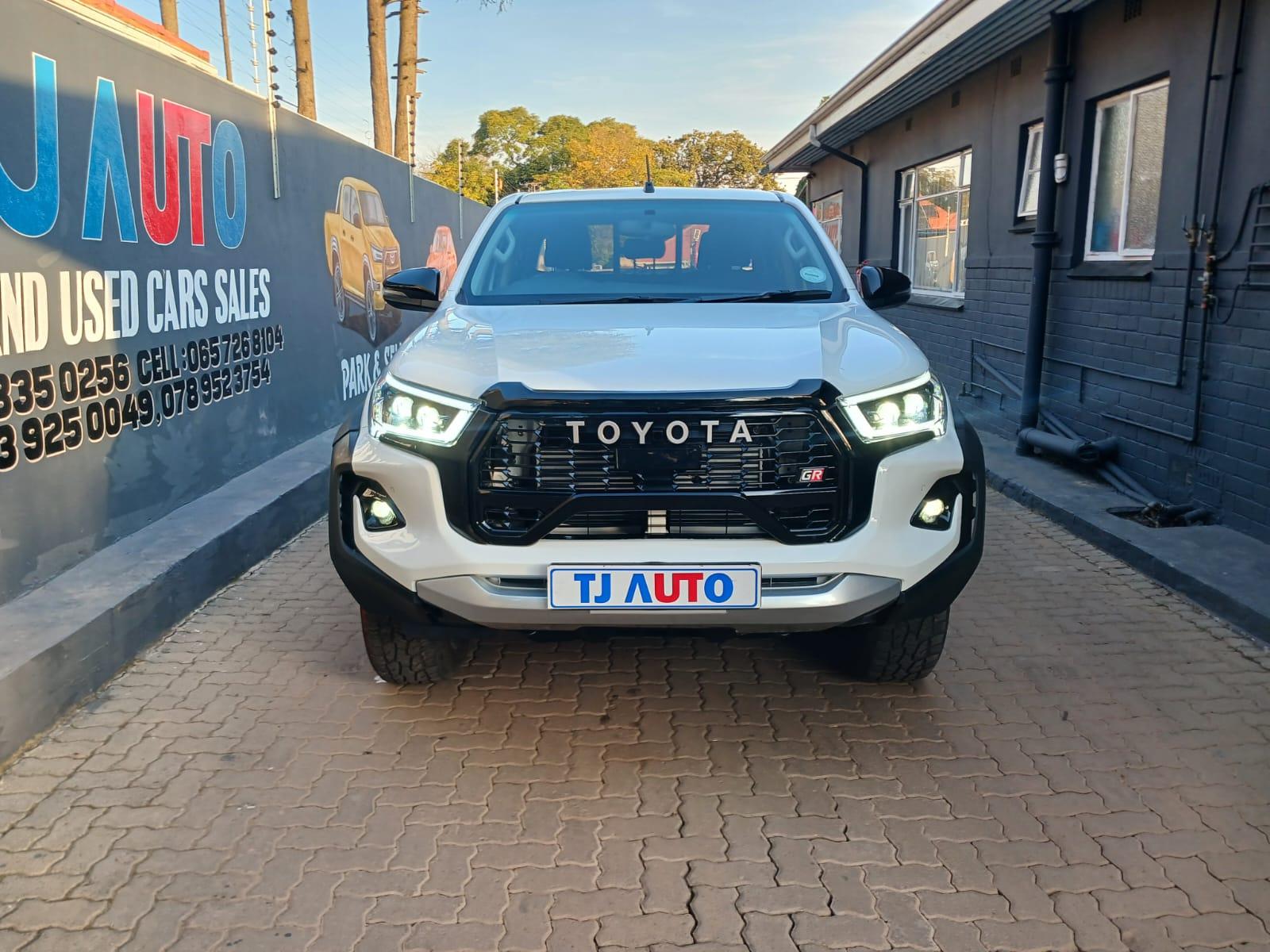 2025 Toyota Hilux 2.4 double cab 4x4 auto — photo 2