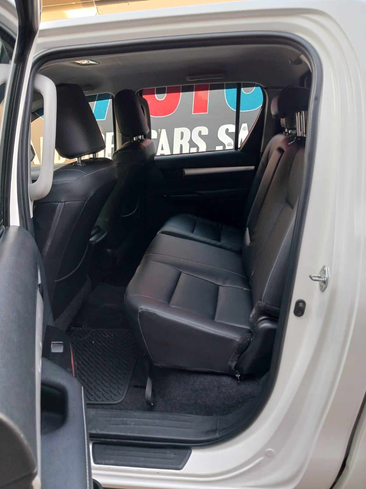 2025 Toyota Hilux 2.4 double cab 4x4 auto — photo 12