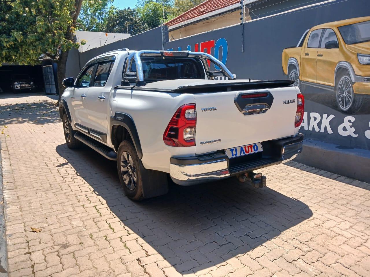 2017 Toyota Hilux 2.8GD-6 DOUBLE CAB RAIDER — photo 6