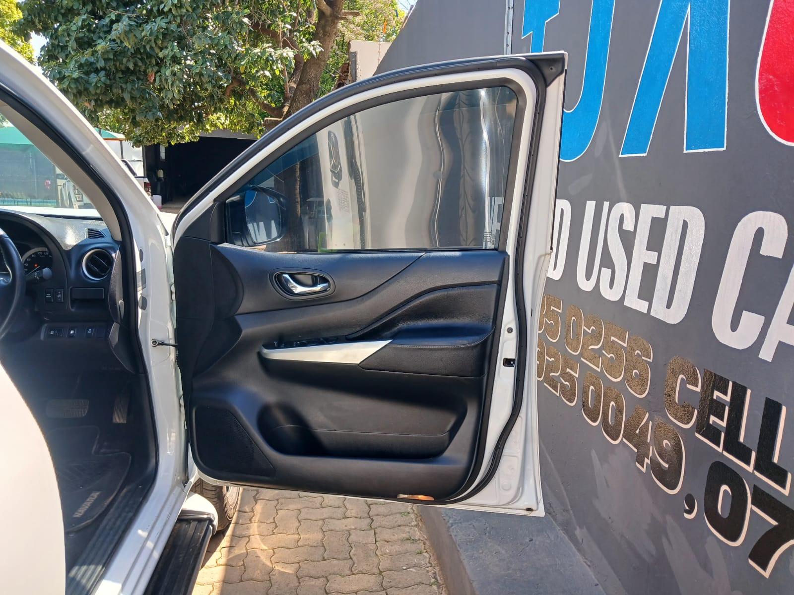 2017 Nissan Navara 2,5 double cab tddi se 4x4 — photo 13