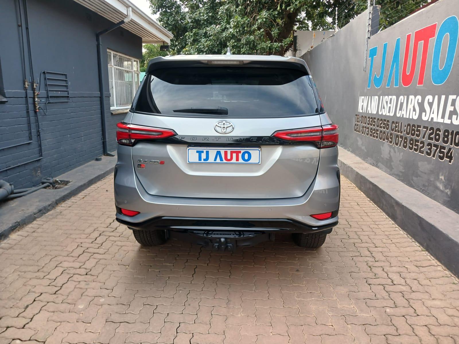 2023 Toyota Fortuner 2,4gd6 automatic 4x4 — photo 5