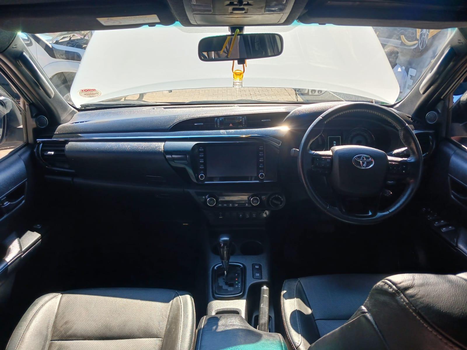 2019 Toyota Hilux 2.8 double cab legend 50 4x4 automatic — photo 11