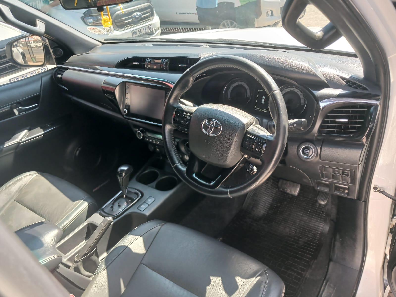 2019 Toyota Hilux 2.8 double cab legend 50 4x4 automatic — photo 10