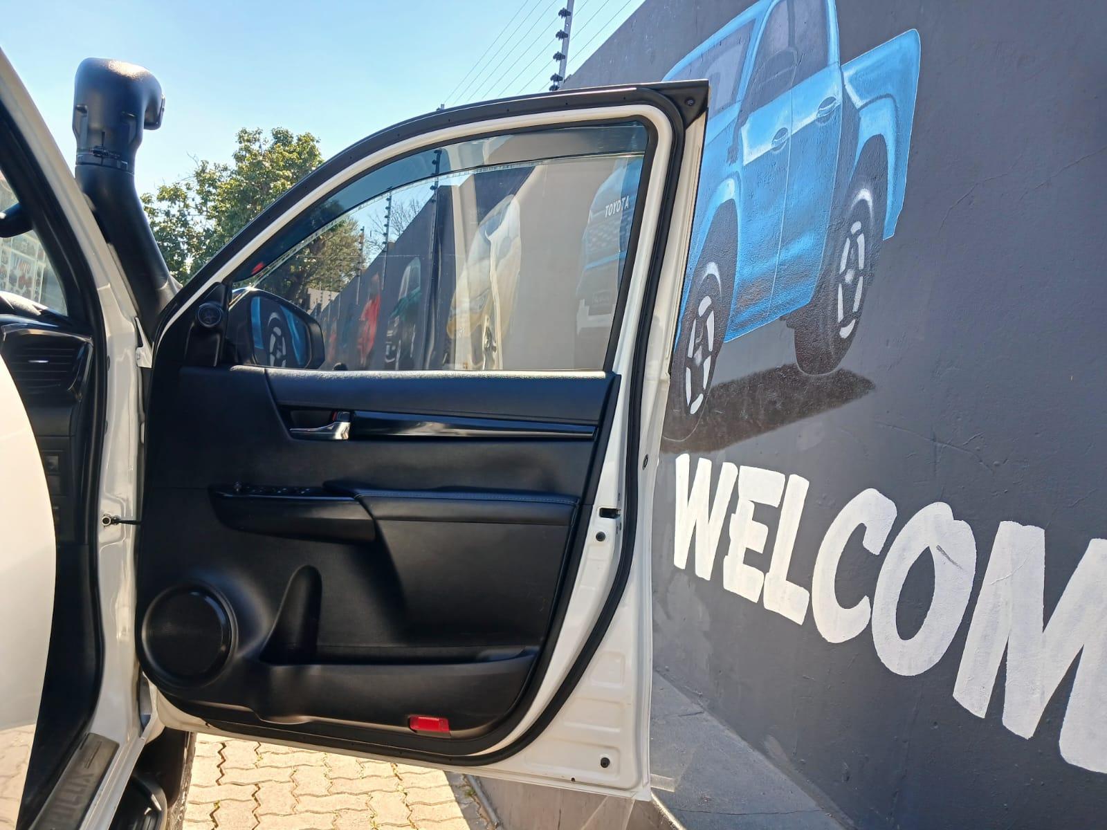 2019 Toyota Hilux 2.8 double cab legend 50 4x4 automatic — photo 7