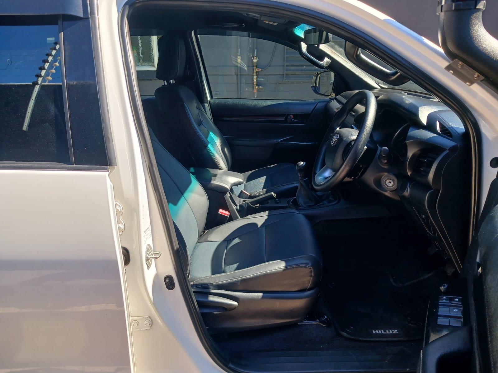 2020 Toyota Hilux 2,4 double cab 4x4 manual — photo 9