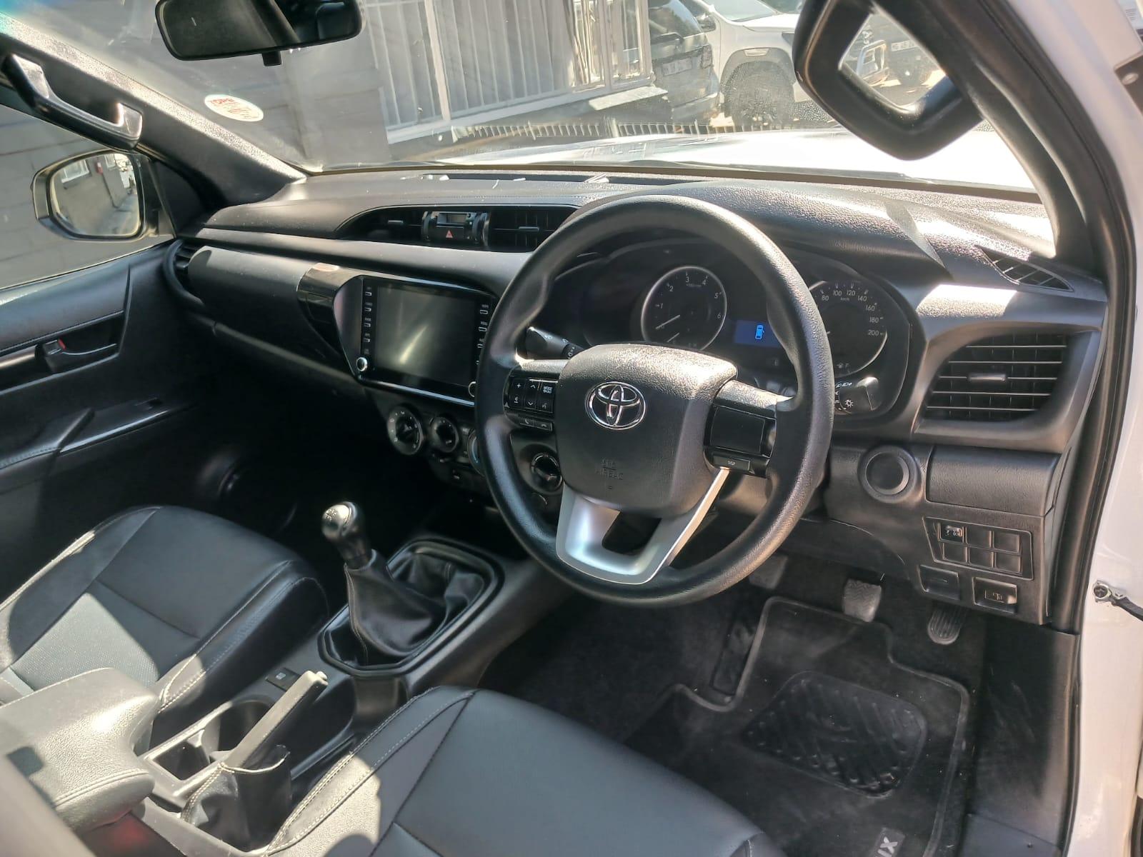 2020 Toyota Hilux 2,4 double cab 4x4 manual — photo 8