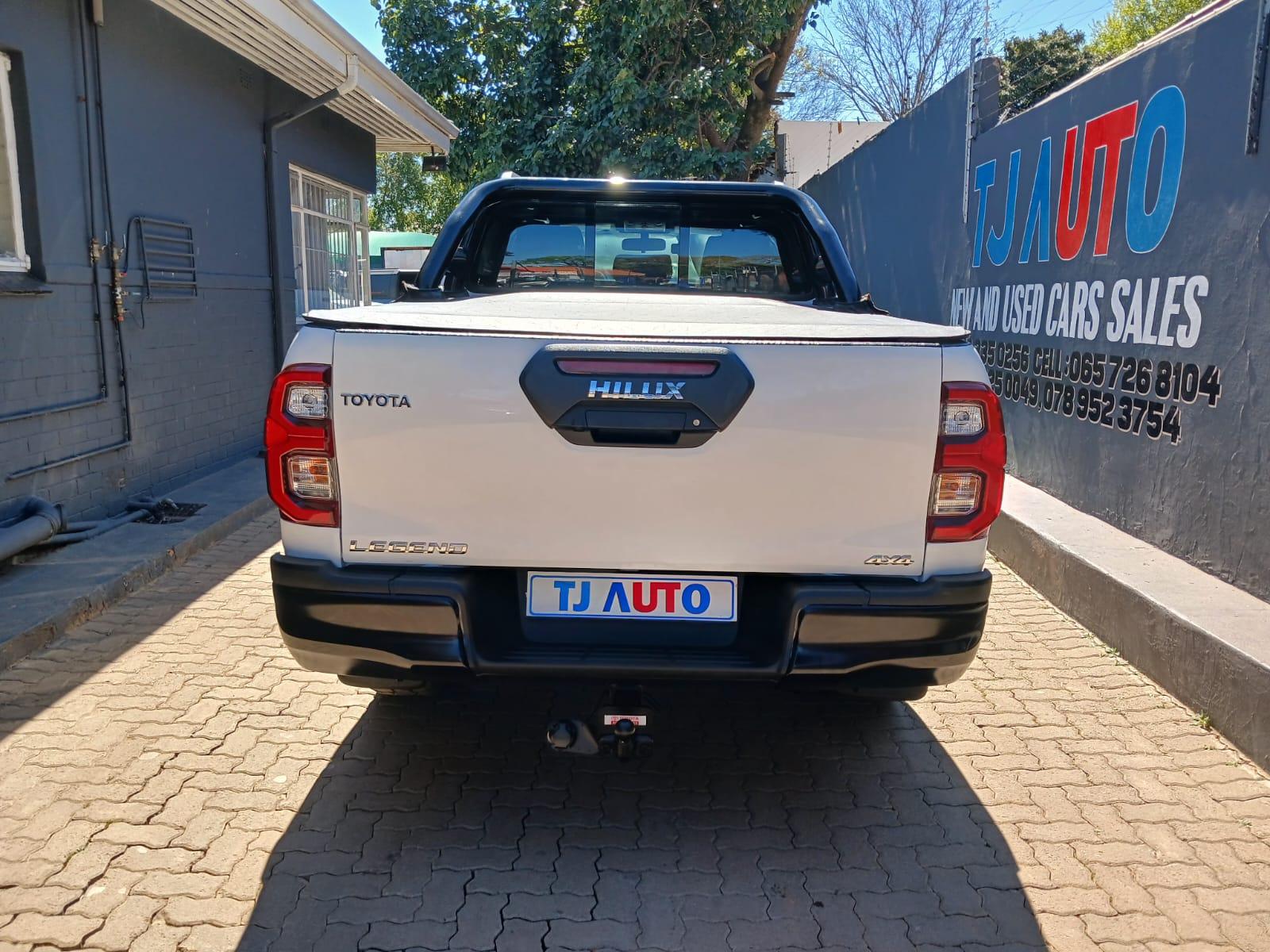 2020 Toyota Hilux 2,4 double cab 4x4 manual — photo 5