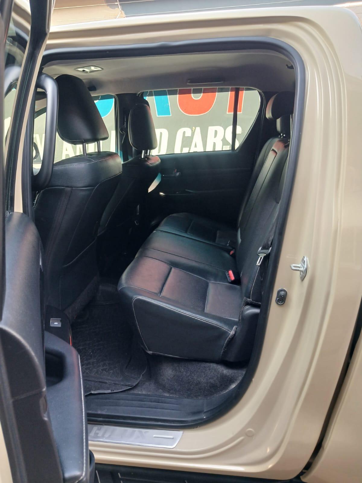 2020 Toyota Hilux — photo 15