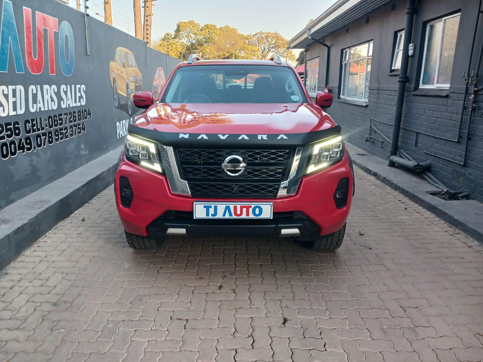 2022 Nissan Navara 2,5 double cab tddi se 4x4 — photo 2