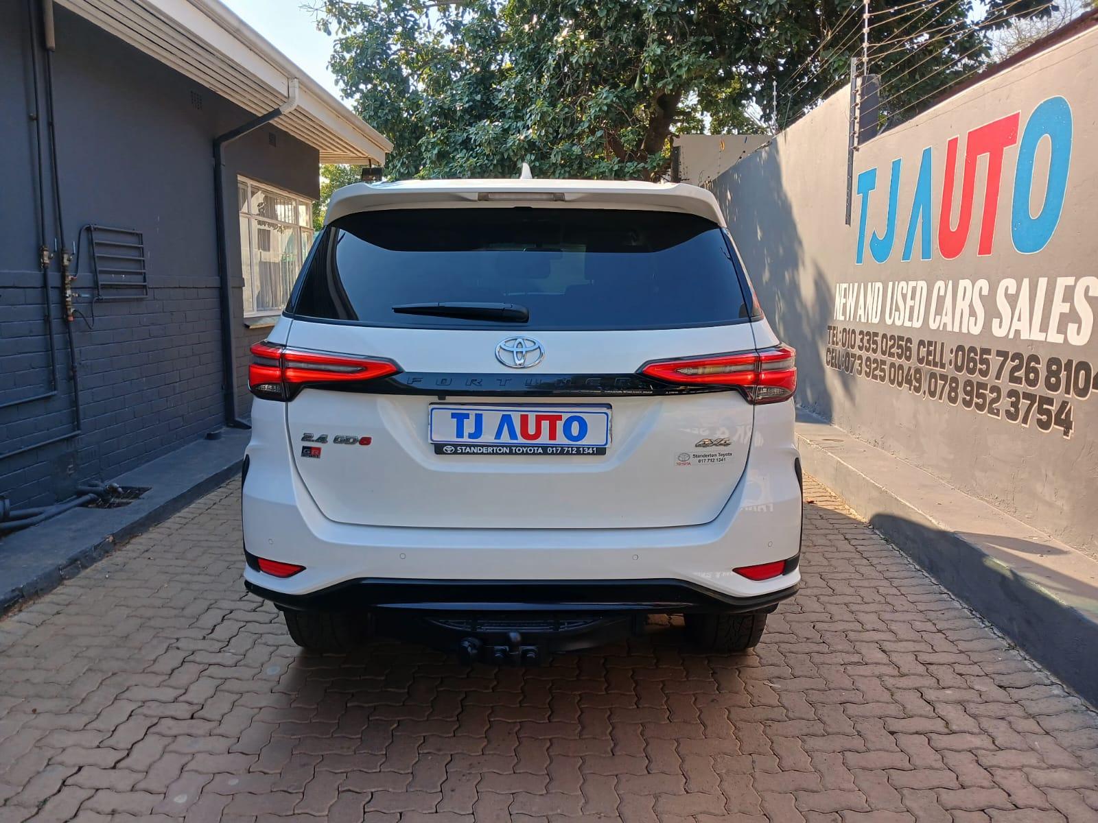 2025 Toyota Fortuner 2,4gd6 automatic 4x4 — photo 5