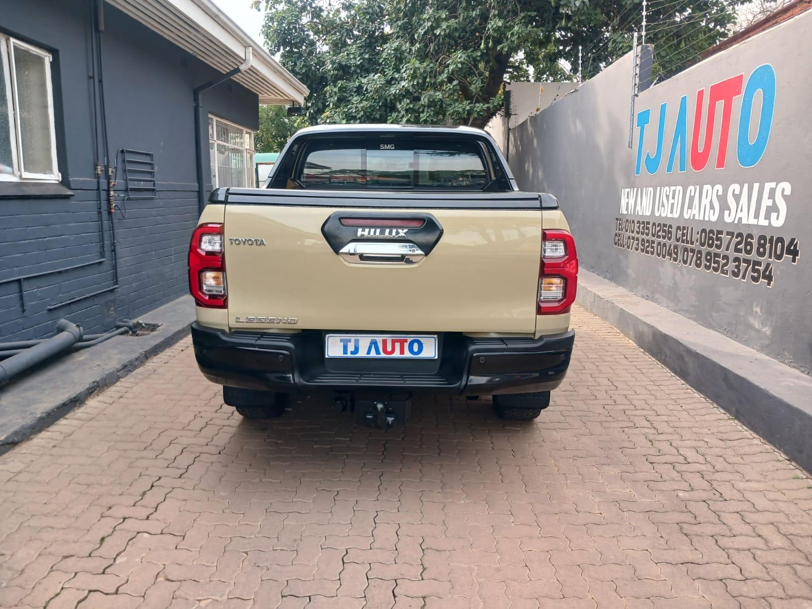2022 Toyota Hilux 2.8 double cab legend 4x4 automatic — photo 5