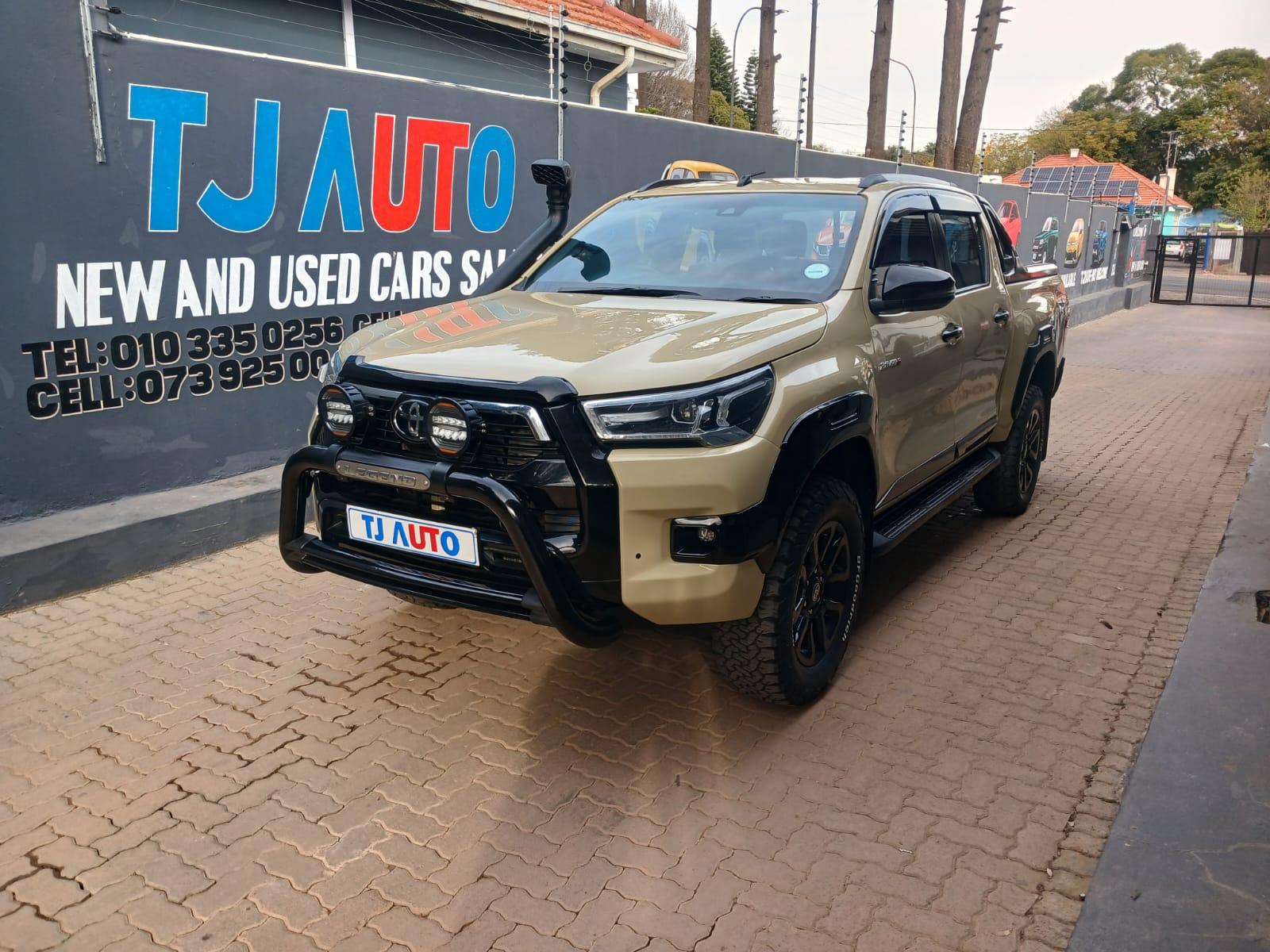 2022 Toyota Hilux 2.8 double cab legend 4x4 automatic — photo 1