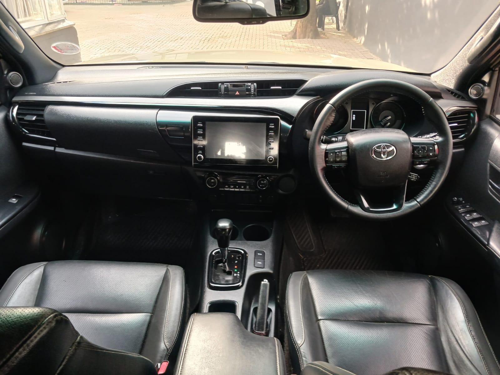2022 Toyota Hilux 2.8 double cab legend 4x4 automatic — photo 7