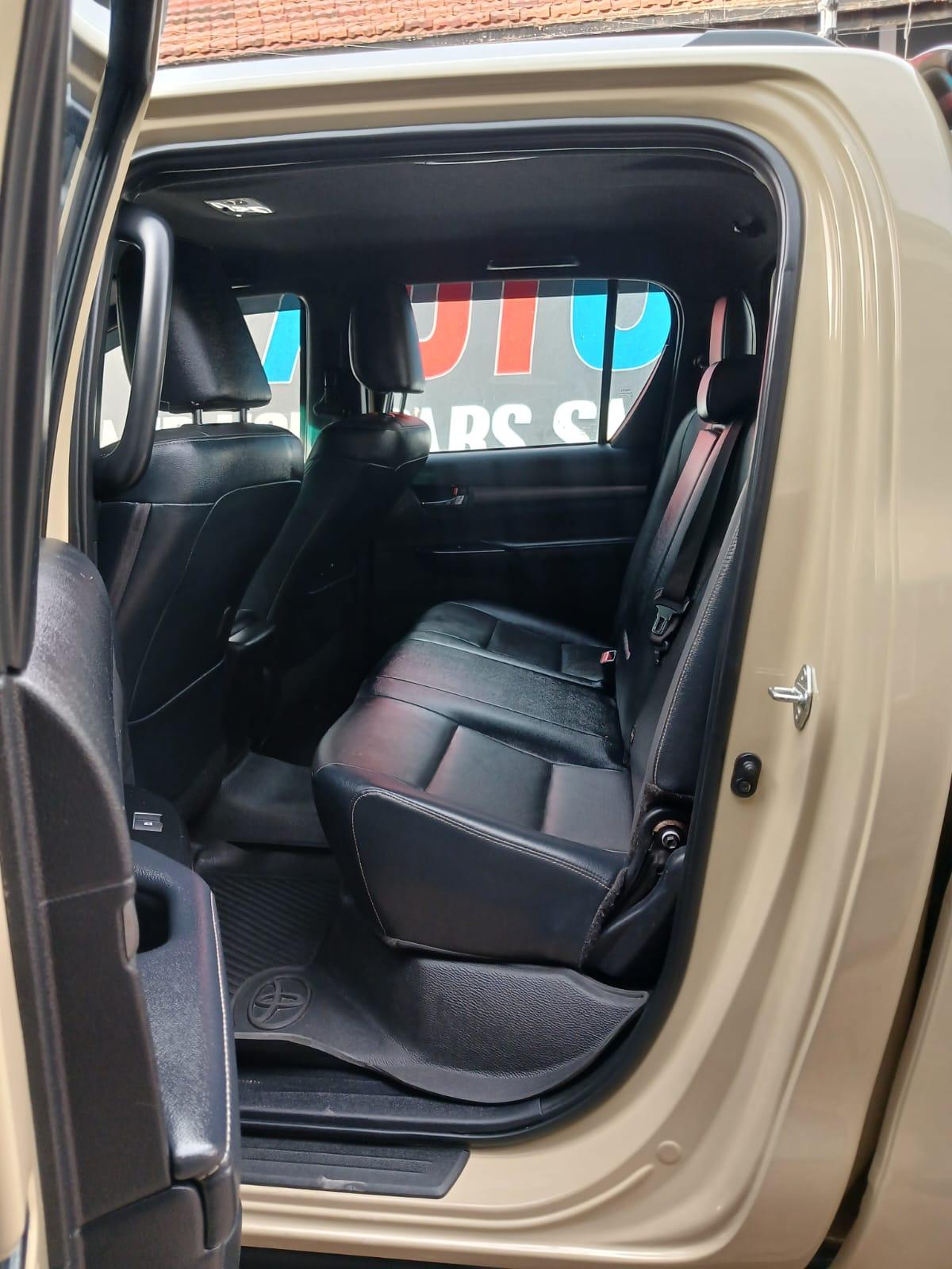 2022 Toyota Hilux 2.8 double cab legend 4x4 automatic — photo 12