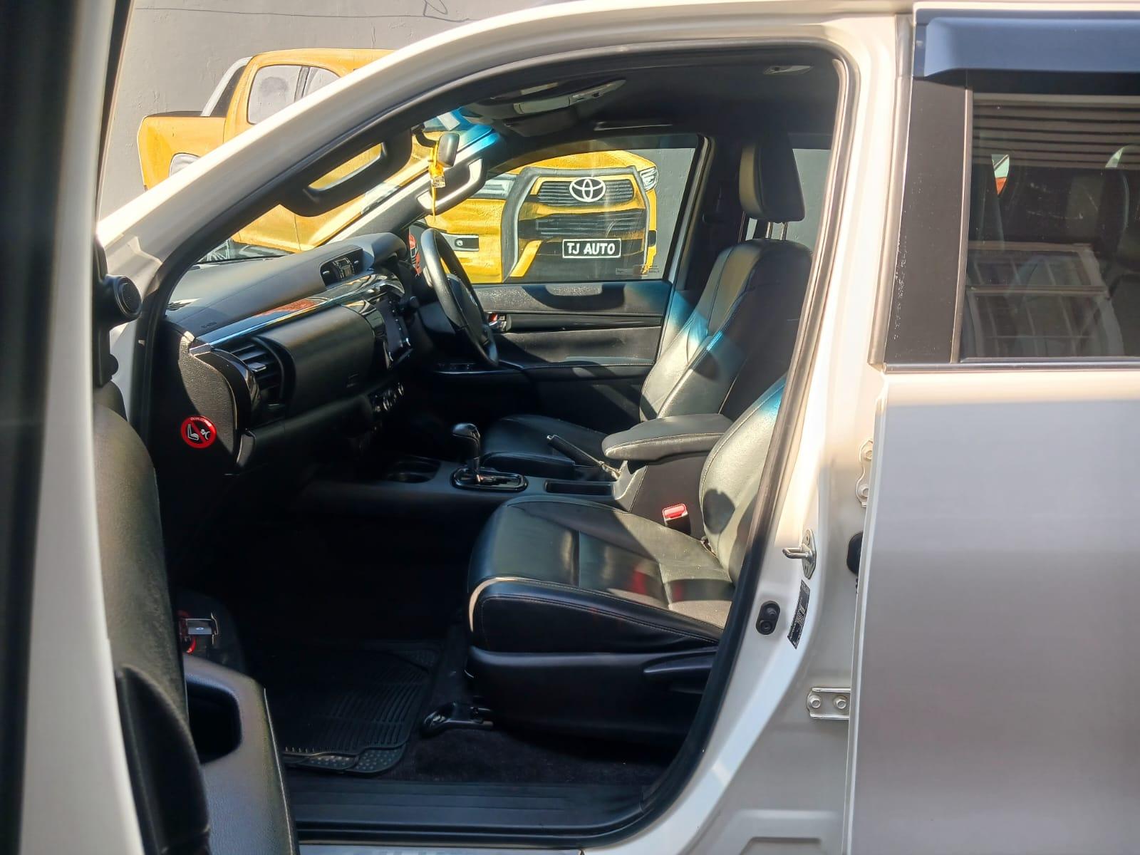 2020 Toyota Hilux 2.8GD6 LEGEND 50 DOUBLE CAB AUTO — photo 8