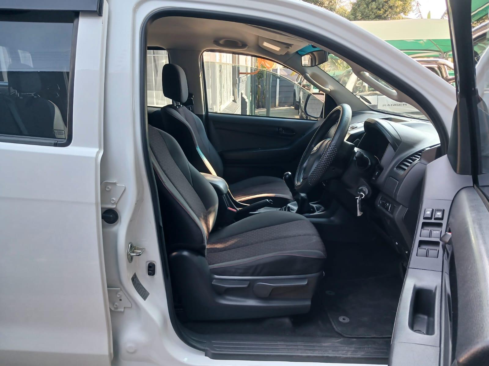 2019 Isuzu KB250 KB250 DOUBLE CAB 4X2 — photo 10