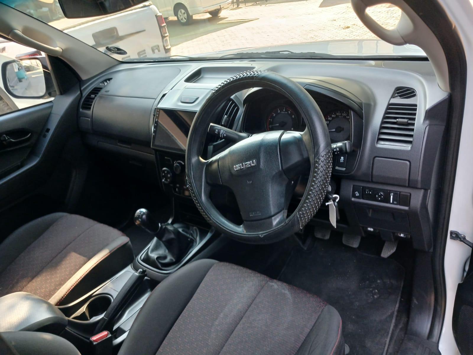 2019 Isuzu KB250 KB250 DOUBLE CAB 4X2 — photo 8