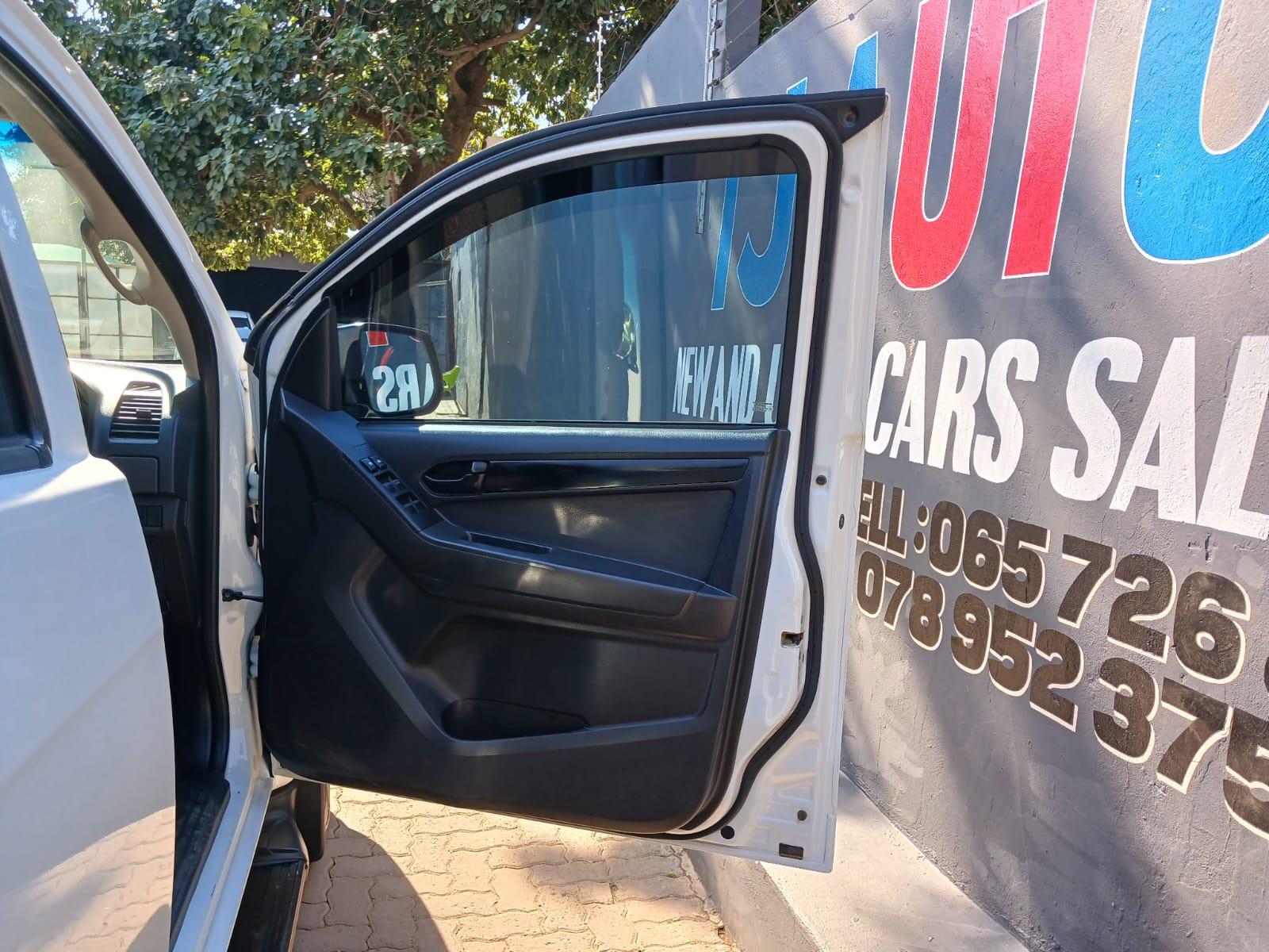 2019 Isuzu KB250 KB250 DOUBLE CAB 4X2 — photo 12