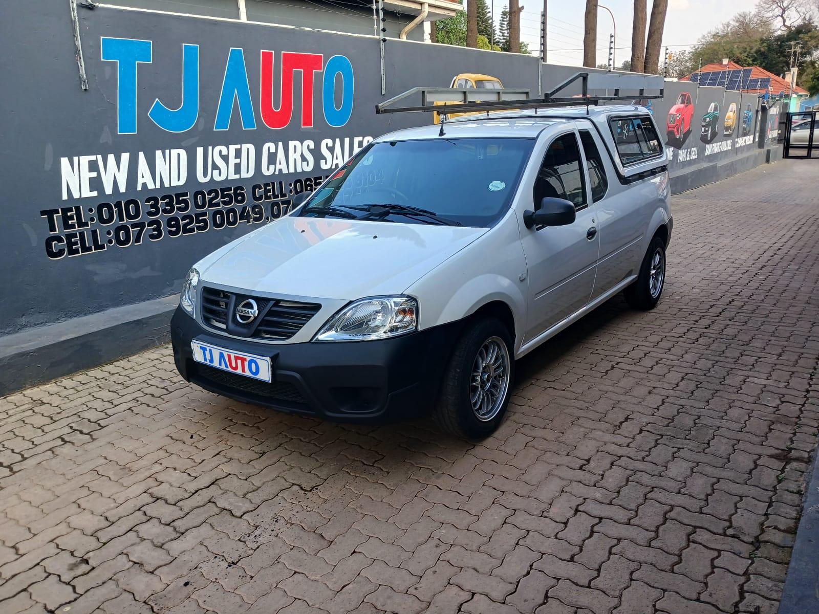 2022 Nissan Np200 1.6 safety pack