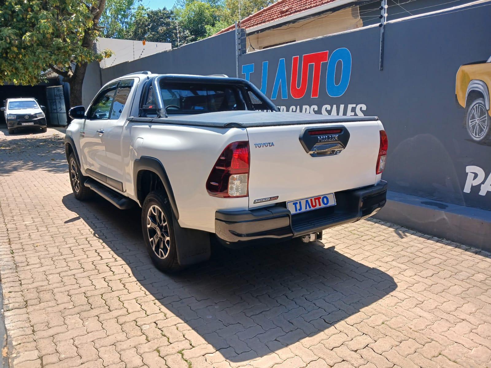 2019 Toyota Hilux 2.8 GD6 Legend 50 Extra cab 4x2 — photo 6