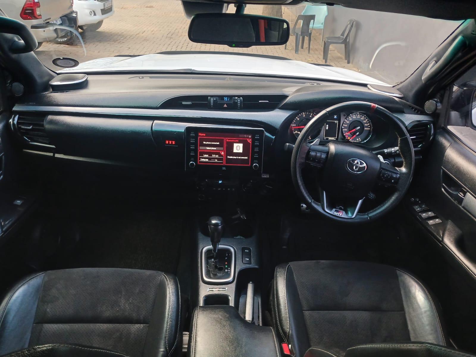 2026 Toyota Hilux 2.8 DOUBLE CAB 4X4 AUTOMATIC GR SPORT — photo 9