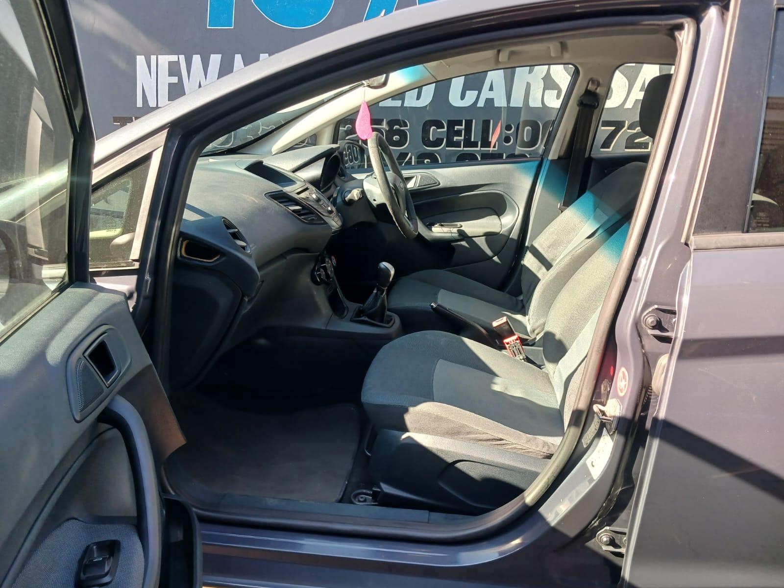 2012 Ford fiesta 1.4ambient — photo 10