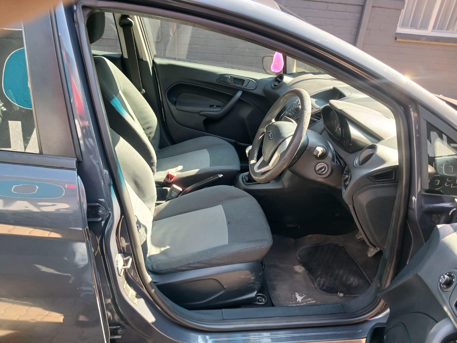 2012 Ford fiesta 1.4ambient — photo 9