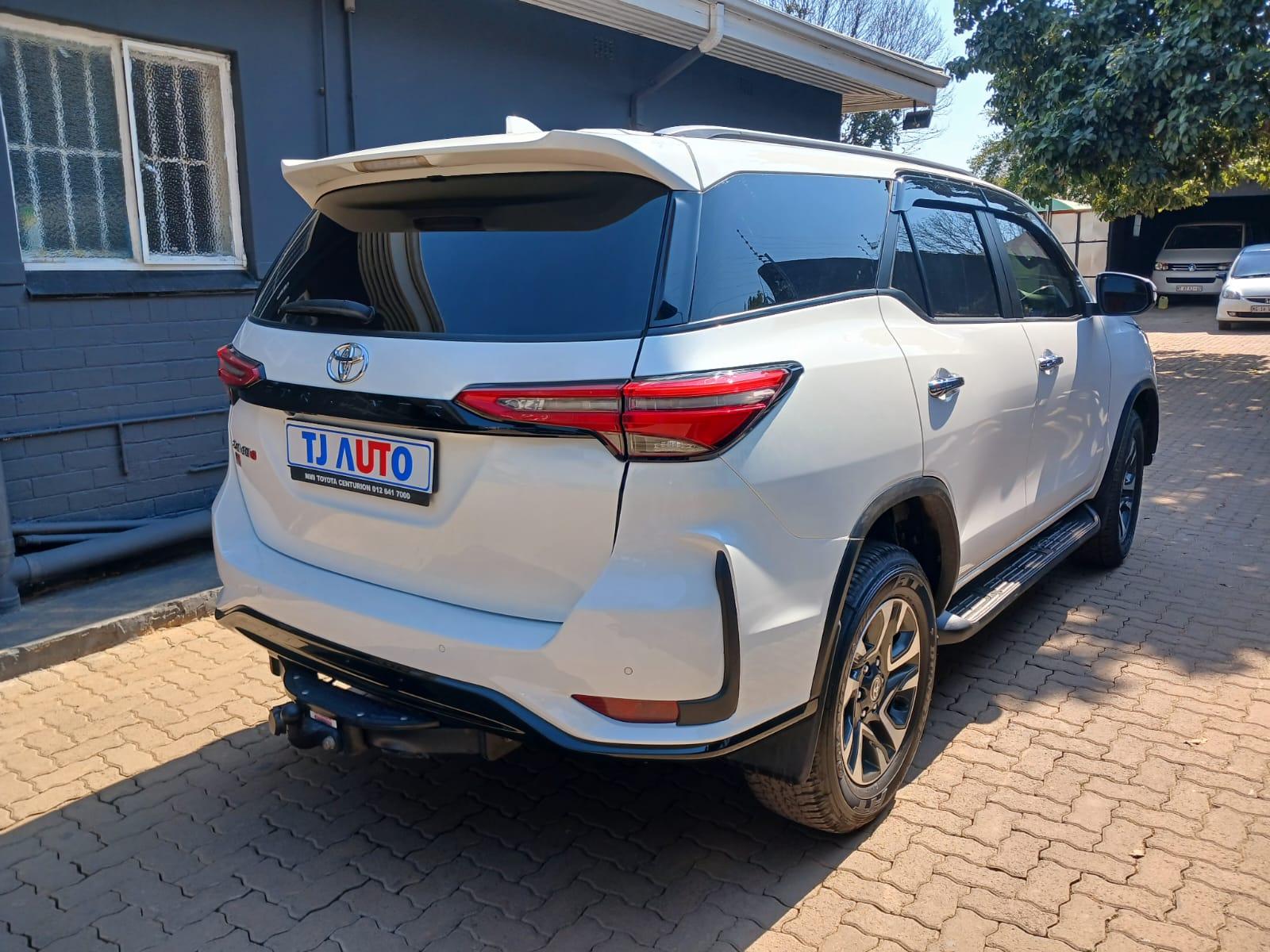 2025 Toyota Fortuner 2,4gd6 automatic 4x4 — photo 4