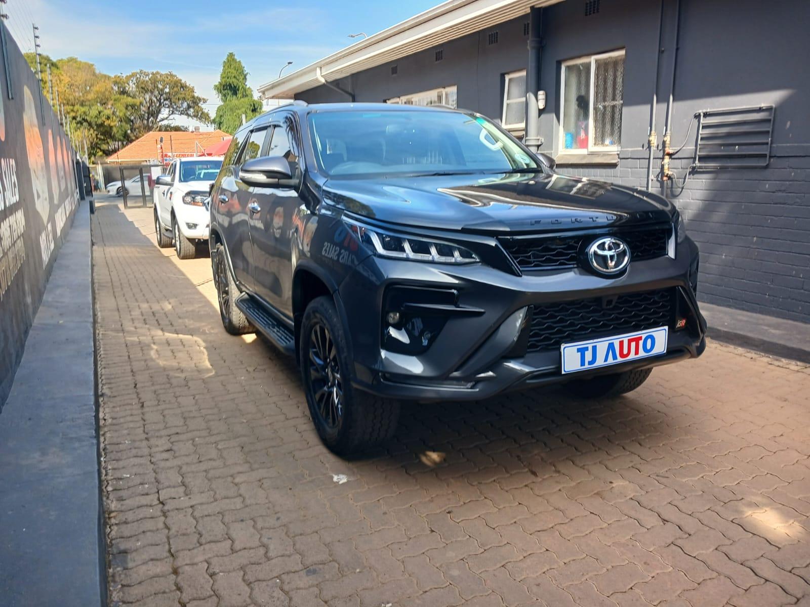 2023 Toyota Fortuner 2.8gd6 automatic 4x2vx — photo 3