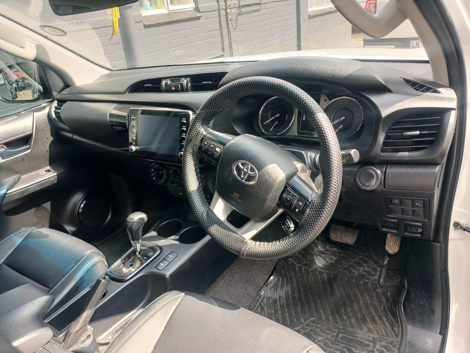2023 Toyota Hilux 2.4 double cab 4x4 auto — photo 11