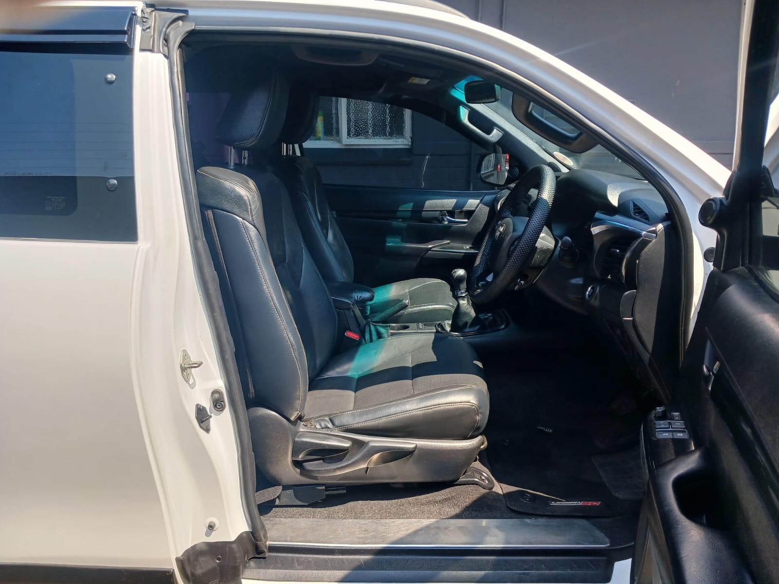 2020 Toyota Hilux 2.8GD6 EXTRA CAB 4X2 LEGEND 50 — photo 14
