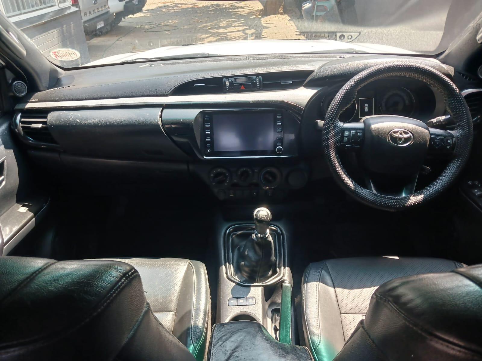 2020 Toyota Hilux 2.8GD6 EXTRA CAB 4X2 LEGEND 50 — photo 9