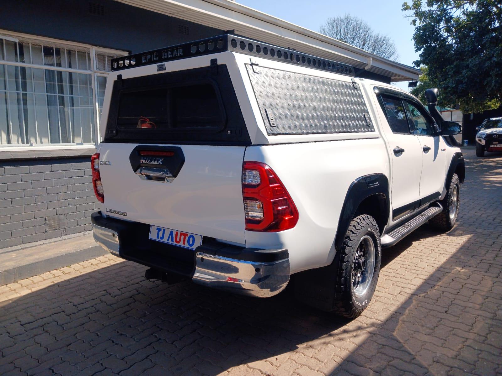 2023 Toyota Hilux 2,4 double cab 4x4 manual — photo 4