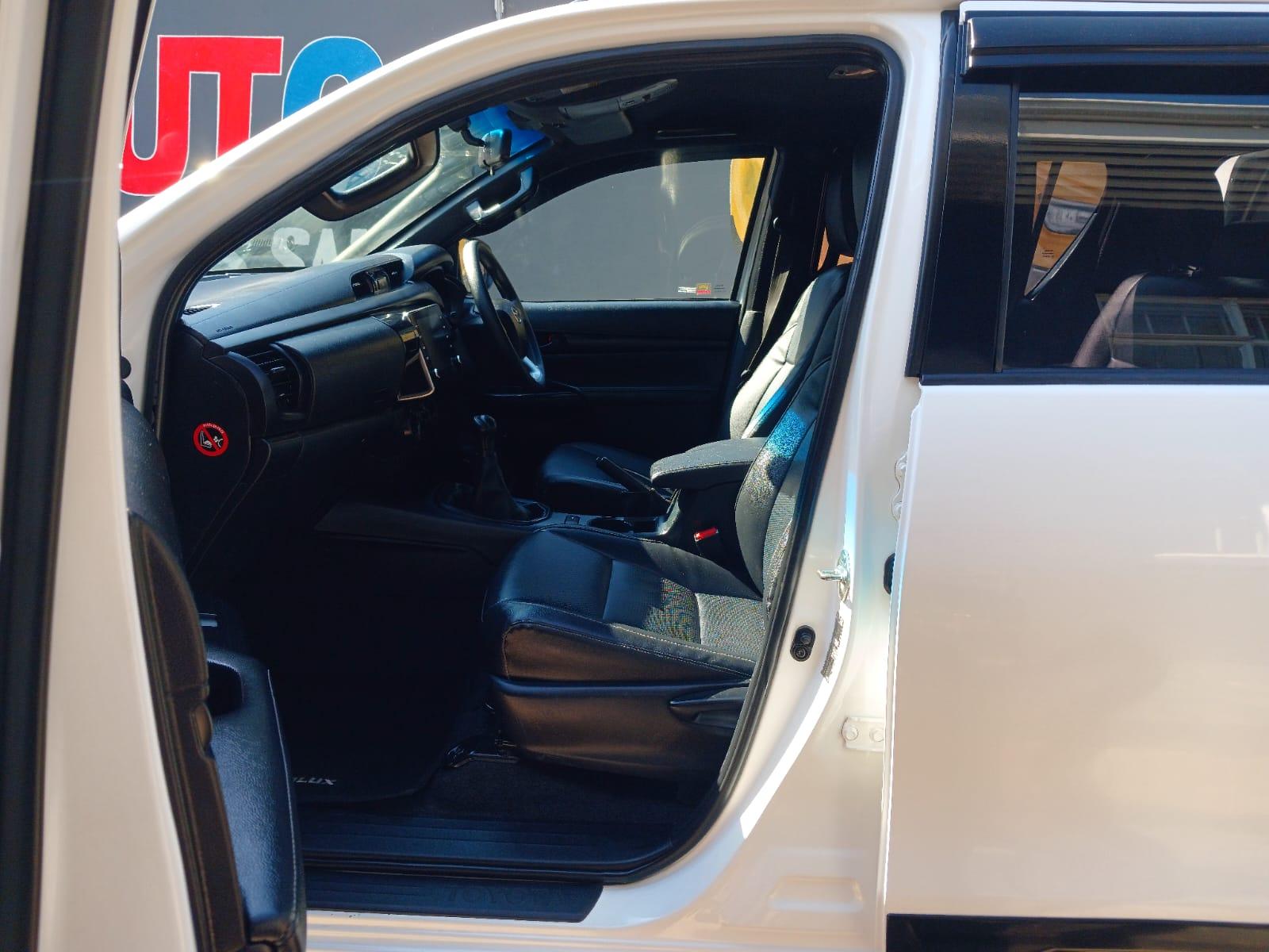 2023 Toyota Hilux 2,4 double cab 4x4 manual — photo 11